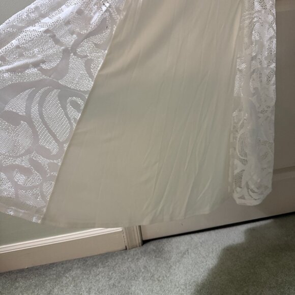 Brand New W/T Bebe Petite Off White Long Sleeve Lace Gown – XXSP - Picture 9 of 12